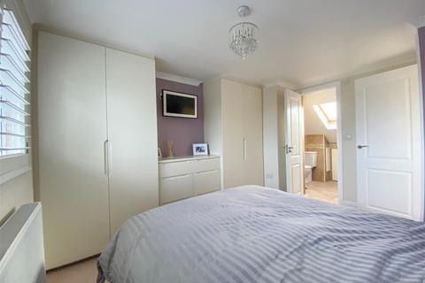 26 Springfield, Bushey Heath, Bushey, WD23 1GL