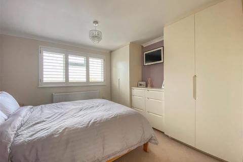 26 Springfield, Bushey Heath, Bushey, WD23 1GL