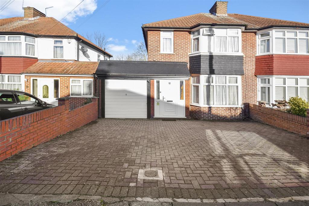 Orchard Gate, GREENFORD 3 bed semidetached house £625,000