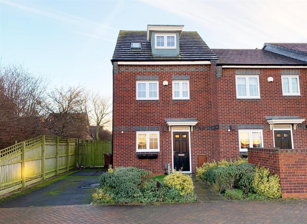 Westfields, Hartlepool 3 bed end of terrace house £675 pcm (£156 pw)