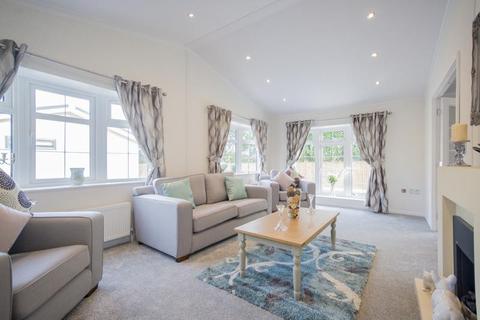 2 bedroom park home for sale - Clacton Road, Weeley, Clacton-On-Sea