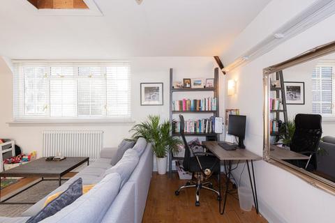 The Coach House Church Close, Epsom, KT17 4PT