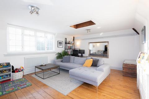 The Coach House Church Close, Epsom, KT17 4PT