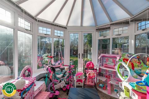 87 Everingham Road, Doncaster, DN4 6HD