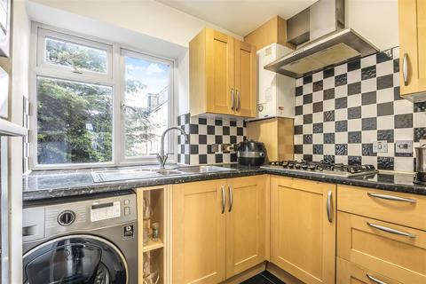2 bedroom flat to rent - Lavender Avenue, Worcester Park,KT4