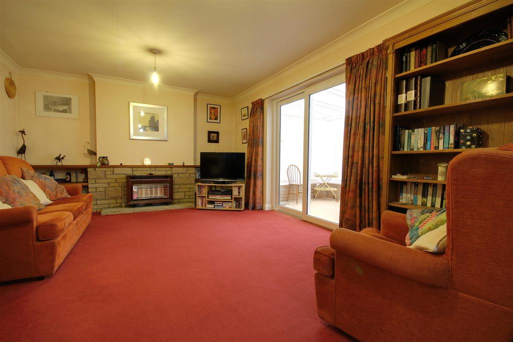Queens Drive, Cottingham 3 bed detached house £350,000