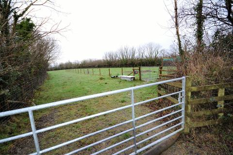 3 bedroom property with land for sale - Llanycefn, Clynderwen