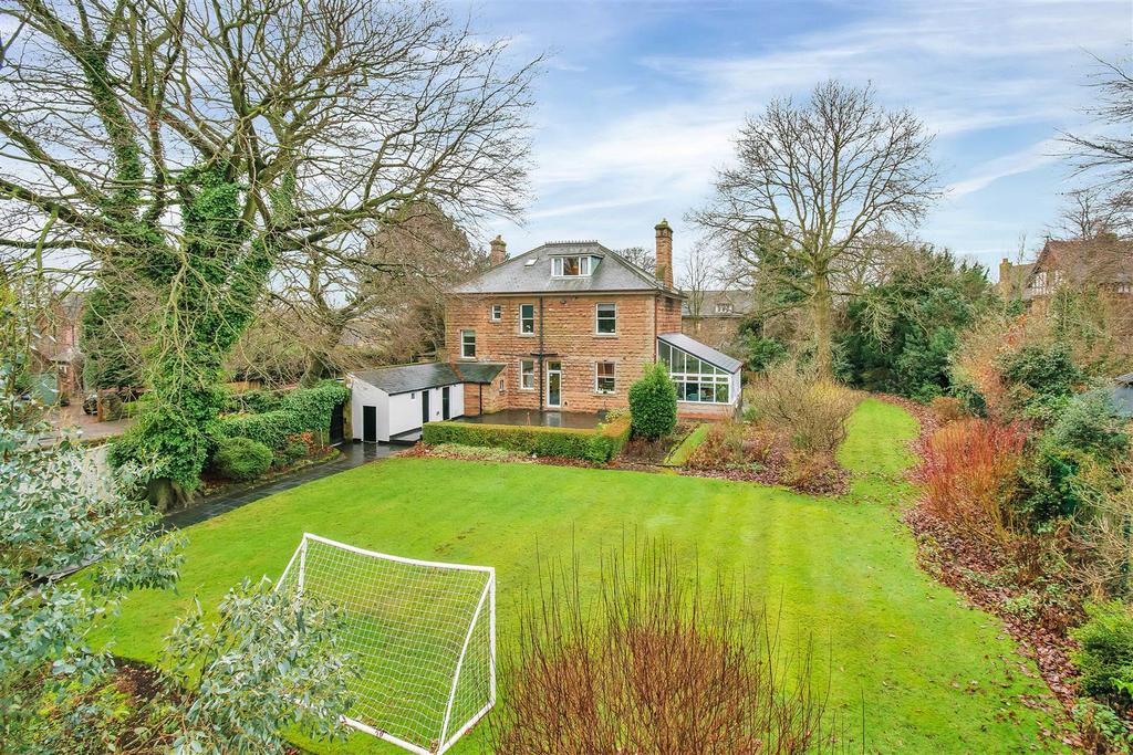 Crow Hill Lodge, Crow Hill Drive, Mansfield 4 bed detached house £660,000