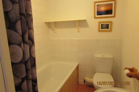 1 bedroom flat to rent, 35a Rosevean Road, Penzance