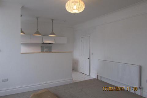 1 bedroom flat to rent - Pendarves Road, Penzance