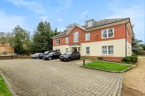 1, Cedar Court Cedar Close, Bagshot, GU19 5AN