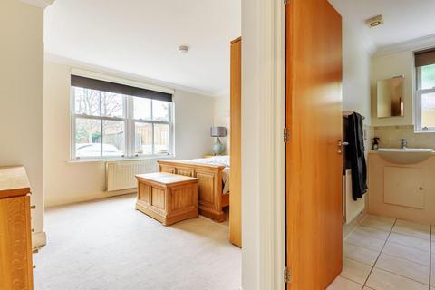 1, Cedar Court Cedar Close, Bagshot, GU19 5AN
