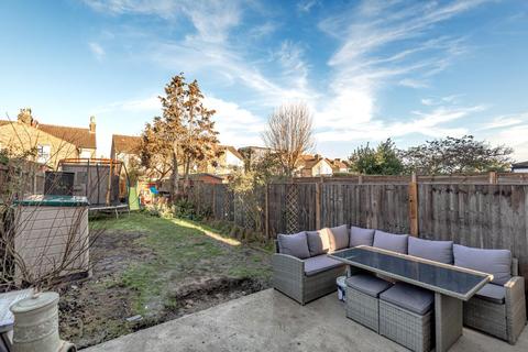 3 bedroom semi-detached house for sale - Victoria Road, Bromley