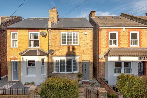 3 bedroom semi-detached house for sale - Victoria Road, Bromley