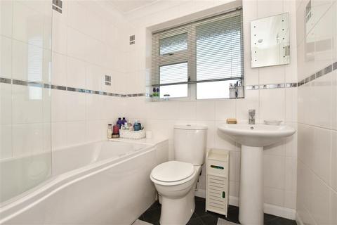 64 Farncombe Way, Whitfield, Dover, CT16 3NT
