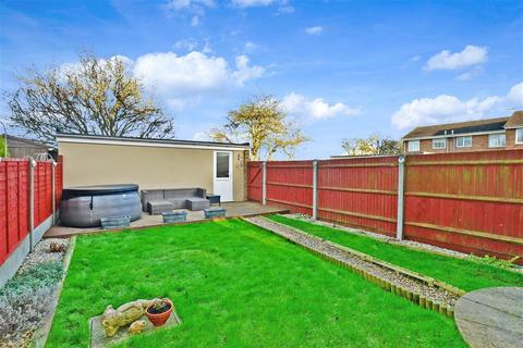 64 Farncombe Way, Whitfield, Dover, CT16 3NT