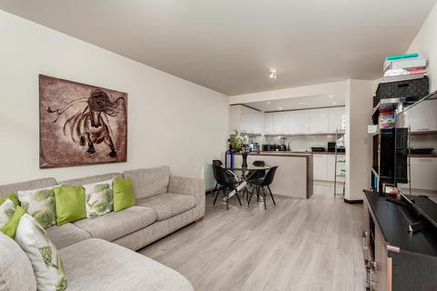 2 bedroom apartment to rent - Warwick Building, 366 Queenstown Road, London, SW11