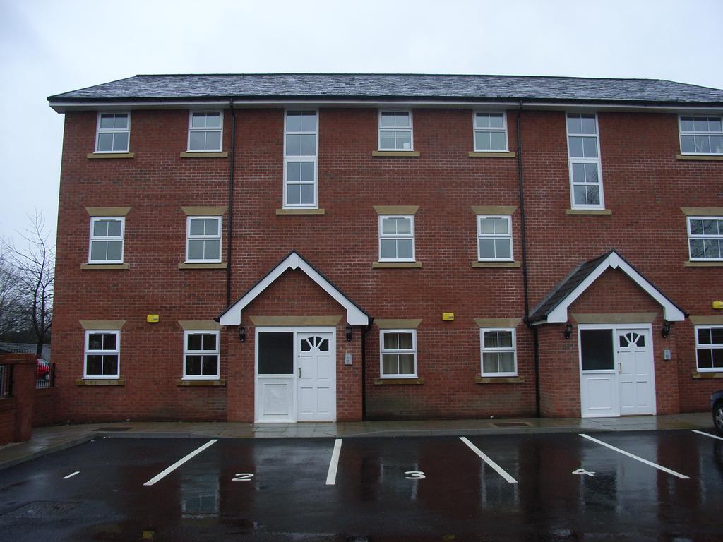 Worsley Road, Swinton M27 2 bed apartment £650 pcm (£150 pw)