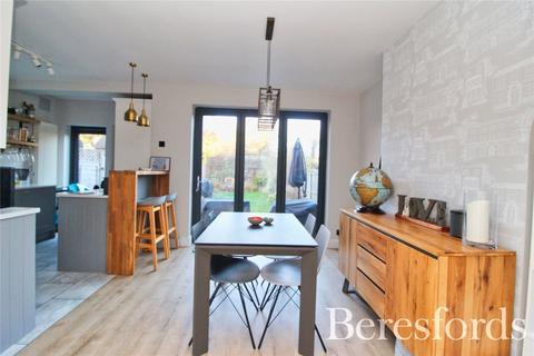 21 Dart Close, Upminster, RM14 1PR