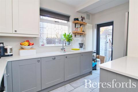 21 Dart Close, Upminster, RM14 1PR