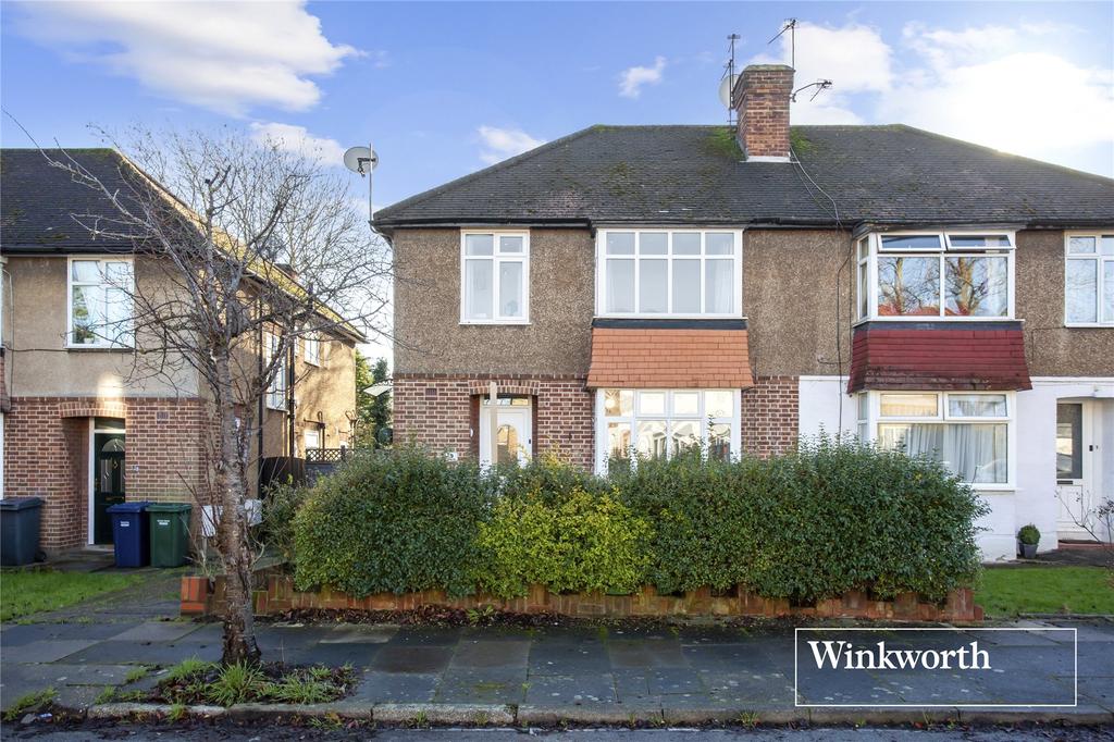 Windsor Road, EN5 2 bed £380,000