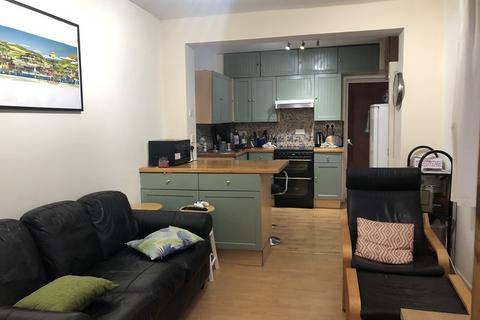 2 bedroom flat to rent, Richards Street, Cathays, Cardiff