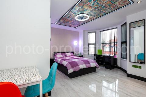 7 bedroom terraced house to rent, Beech Grove (Available August 2026), Manchester M14