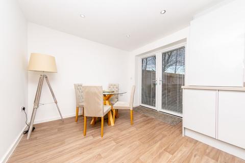 8 Bodmin Hill, Leeds, LS10 4UY