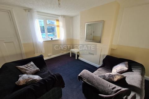 2 bedroom terraced house to rent - Manor Rise, Newsome, Huddersfield, HD4 6NR