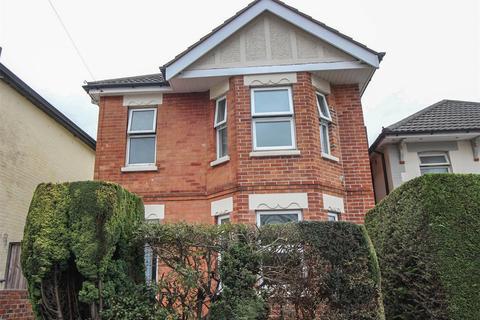 4 bedroom detached house to rent - Ripon Road, Bournemouth, BH9