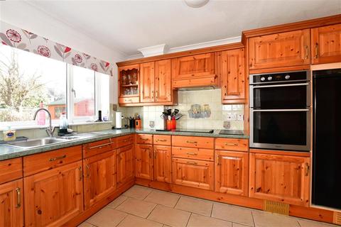 3 bedroom bungalow for sale - Lodge Close, Brighstone, Isle of Wight