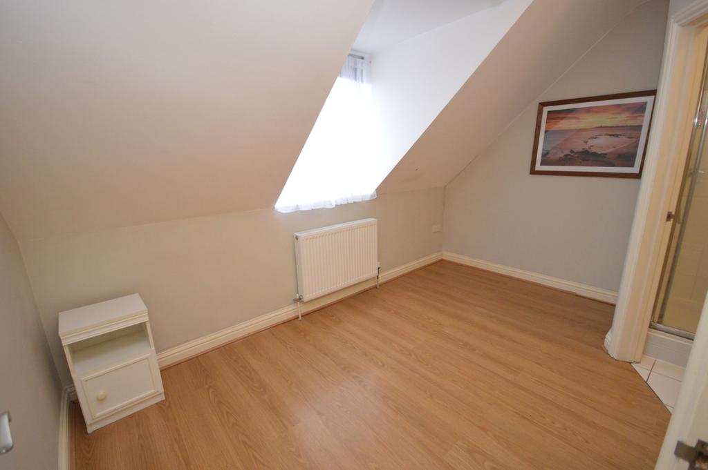 South Street, Pennington, Lymington... 1 bed flat £625 pcm (£144 pw)