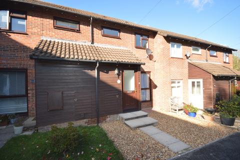 2 bedroom terraced house to rent, Bankview, Lymington, Hampshire, S041 8YG