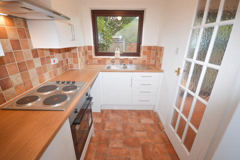 2 bedroom terraced house to rent, Bankview, Lymington, Hampshire, S041 8YG