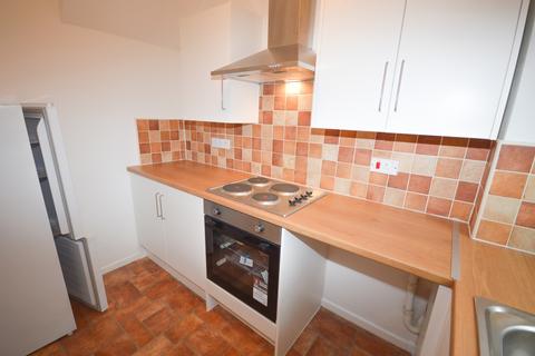2 bedroom terraced house to rent, Bankview, Lymington, Hampshire, S041 8YG