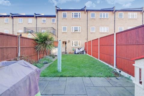 7 Cornwallis Square, London, N19 4LY