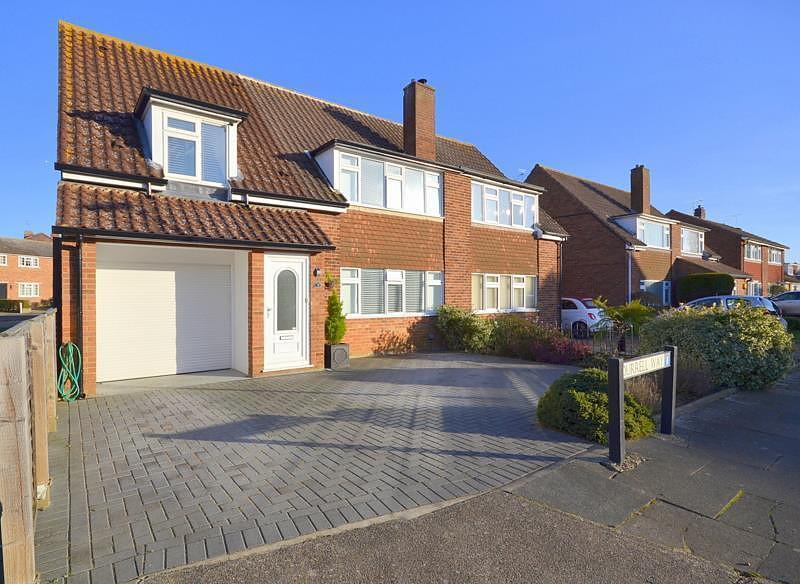 Durrell Way, Shepperton, TW17 4 bed semidetached house £659,950