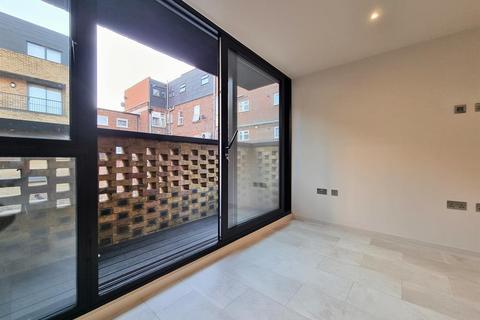 156e Uxbridge Road, London, W13 8SB
