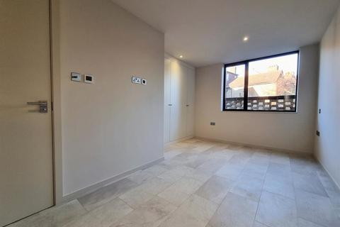 156e Uxbridge Road, London, W13 8SB