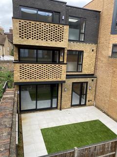 156e Uxbridge Road, London, W13 8SB