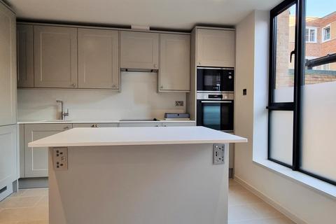 156e Uxbridge Road, London, W13 8SB