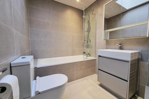 156f Uxbridge Road, London, W13 8SB