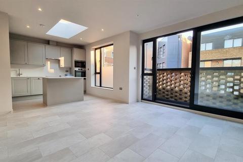 156f Uxbridge Road, London, W13 8SB