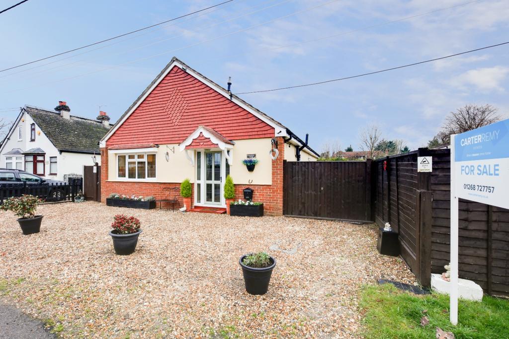 Osborne Road, Bowers Gifford, Basildon, SS13 4 bed chalet £525,000