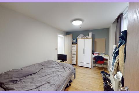 5 bedroom flat to rent, B4 Catherine House, 31 Ristes Place