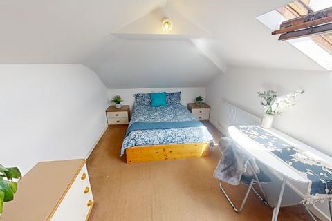 4 bedroom flat to rent, Flat 2, 9a Forest Road East, Nottingham, NG1 4HJ