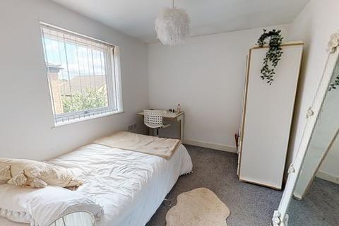 4 bedroom townhouse to rent, 14 Kilbourn Street, Nottingham, NG3 1BS