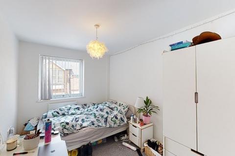 4 bedroom townhouse to rent, 14 Kilbourn Street, Nottingham, NG3 1BS