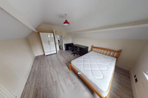 4 bedroom ground floor flat to rent, Flat 2, 238 Derby Road, Nottingham, NG7 1NX