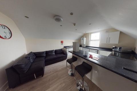 4 bedroom ground floor flat to rent, Flat 2, 238 Derby Road, Nottingham, NG7 1NX